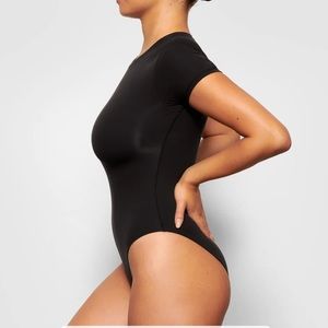 Skims Fits Everybody T- Shirt Bodysuit